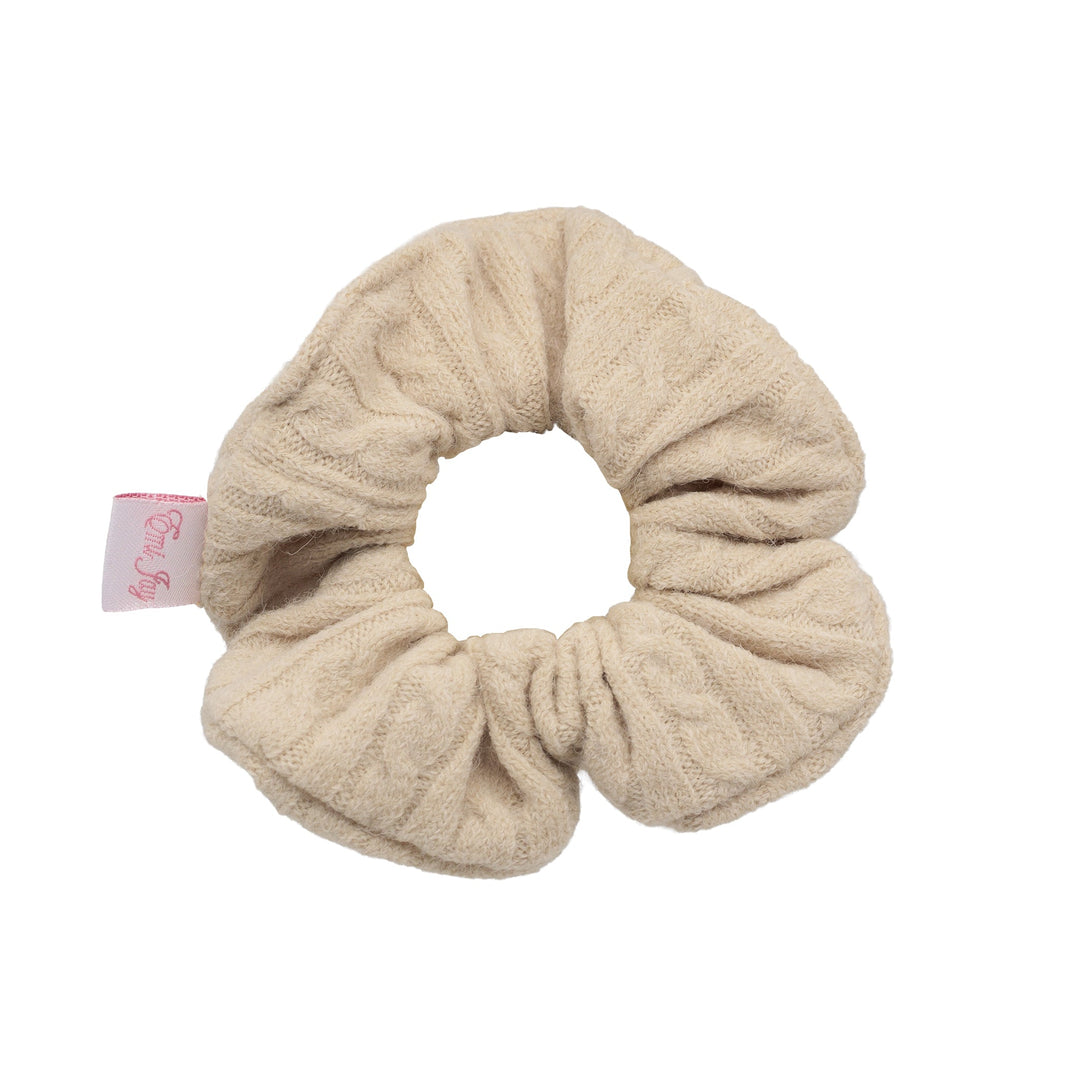 Cozy Scrunchie in Oat Latte Knit