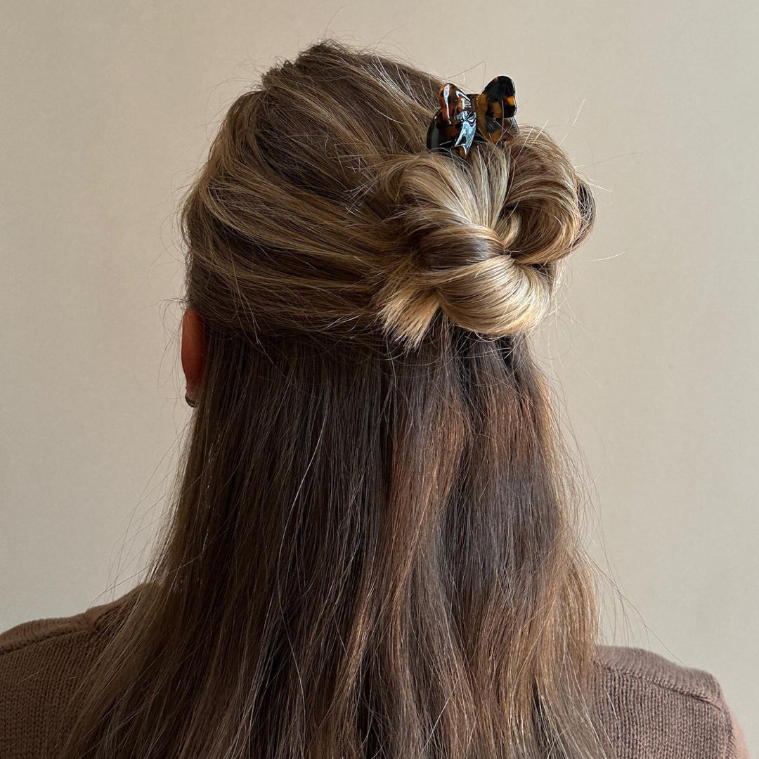 Hair Pin in Tortoise Bow