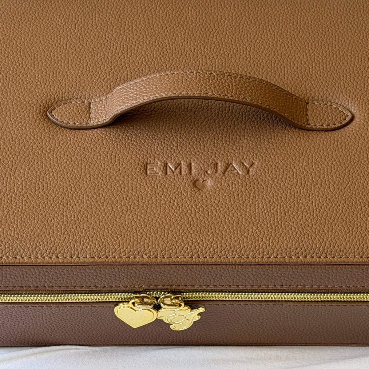 closeup of On The Way Vanity Case in Toasted Sugar