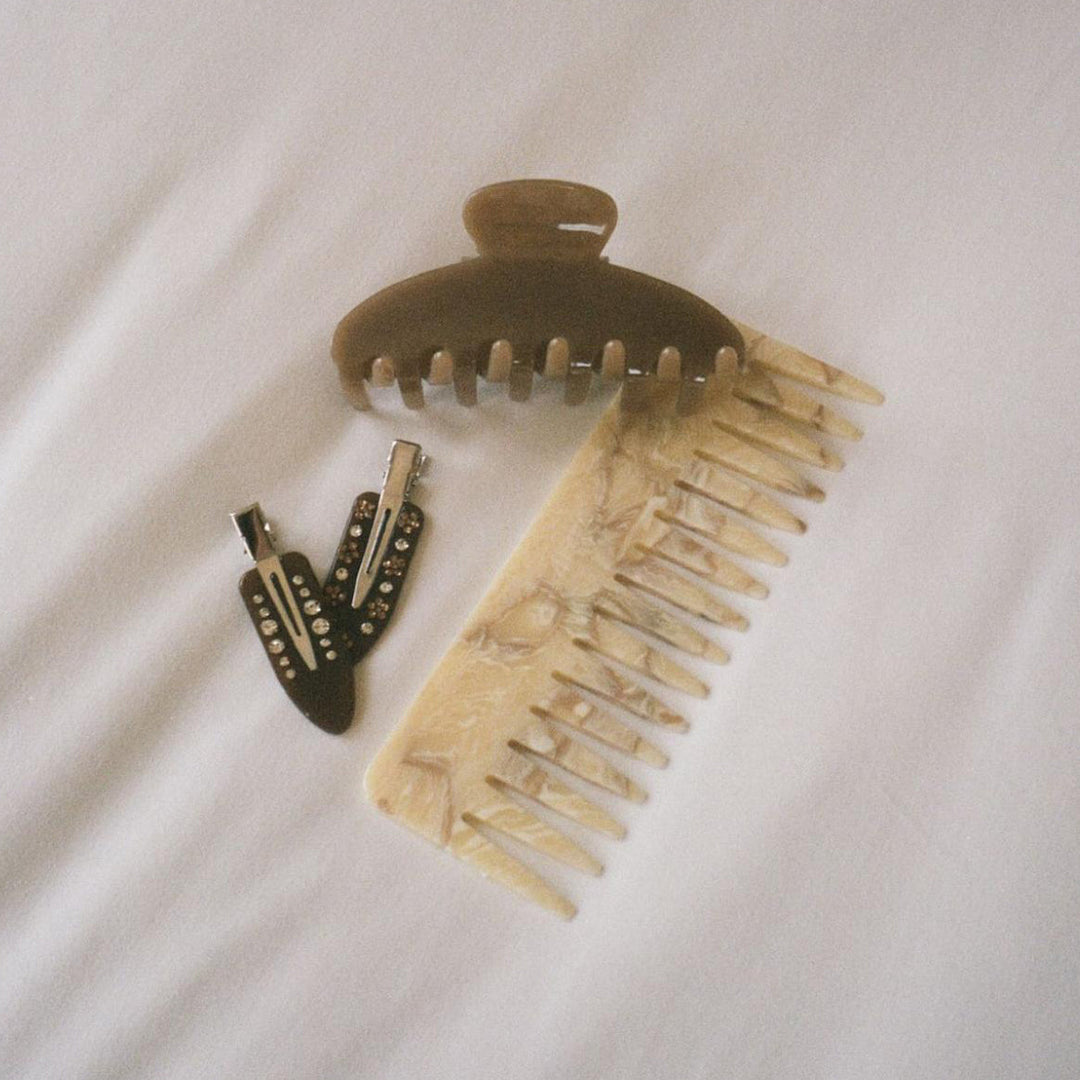 Detangling Comb in Chantilly