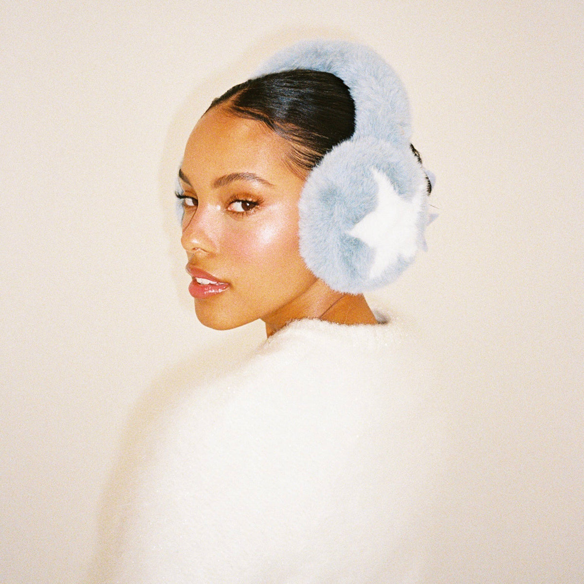 Sugar Muffs in Winter Dream