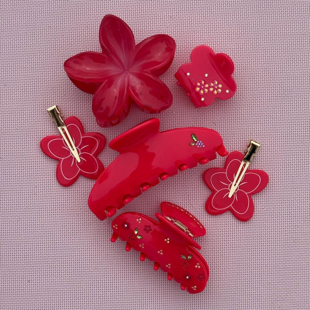 assorted beach club red hair clips