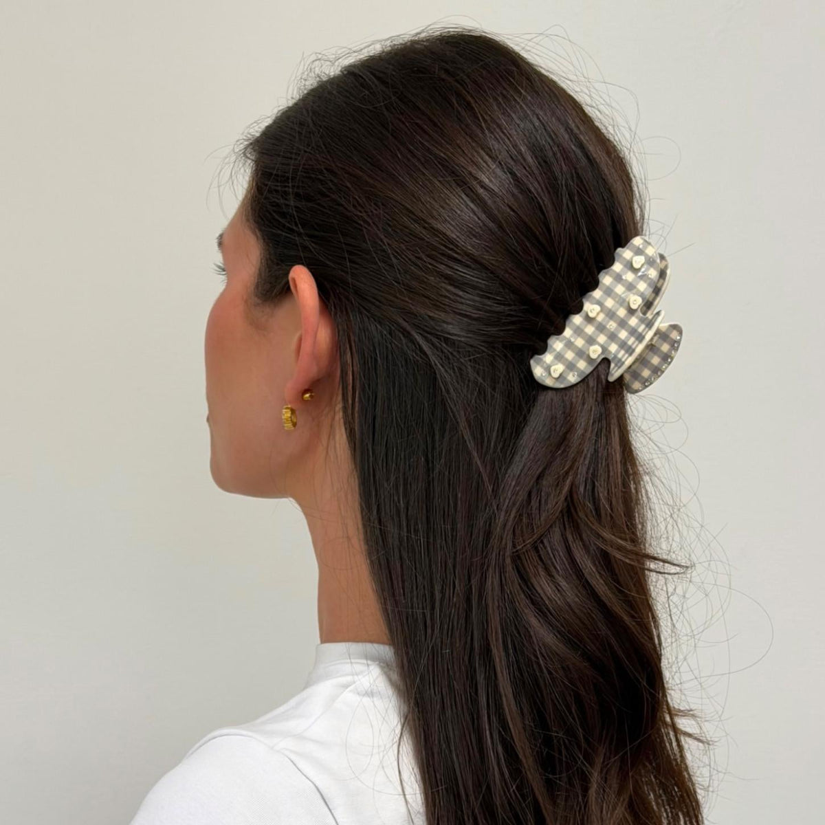 model wearing Sweetheart Clip in Cozy Cloud Gingham in hair